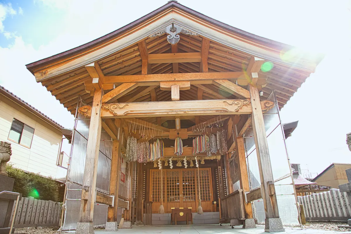 新春の木田神社の社殿