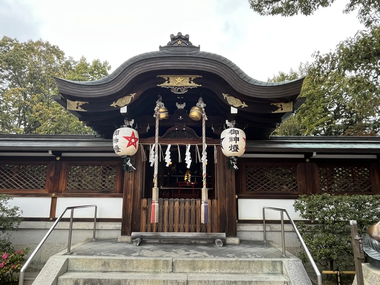 晴明神社　社殿